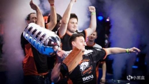 亚特兰大4-0十人热那亚晋级意杯8强，吉姆西蒂、德容恩破门