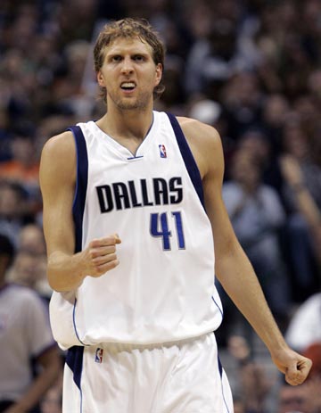 篮球火箭旧将回归休城，粉丝热烈欢迎