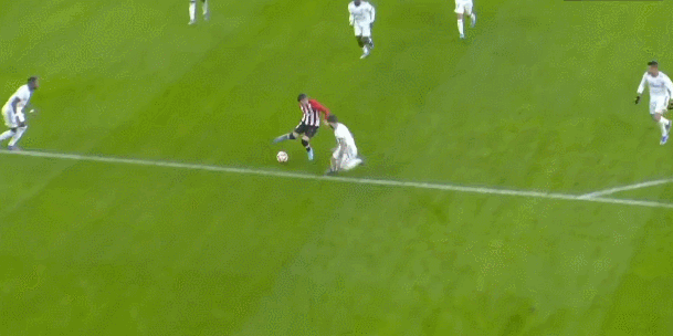 布克30分太阳灭黄蜂回西部前十 爵士险胜篮网