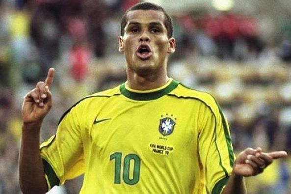 依然充满挑 依然充满挑